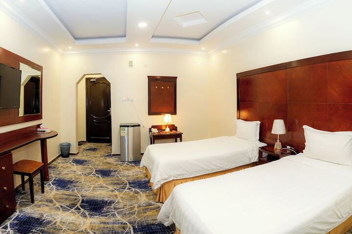 Room 8 of 41