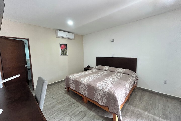 Room 25 of 42