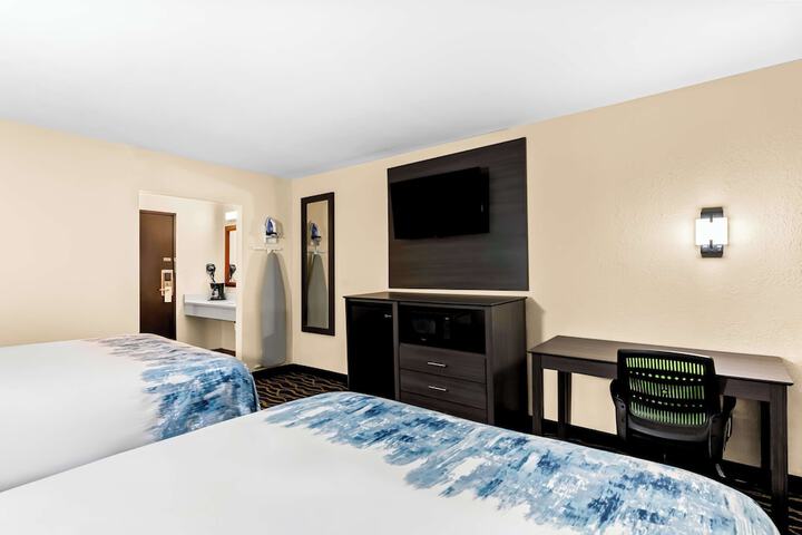 2 Double Beds (2 of 6)