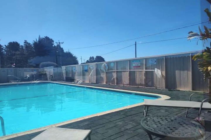 Pool 19 of 24