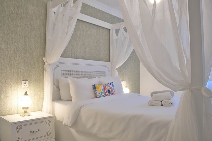 Room 10 of 72
