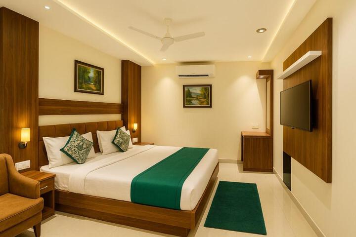 The W H I T E Amritsar