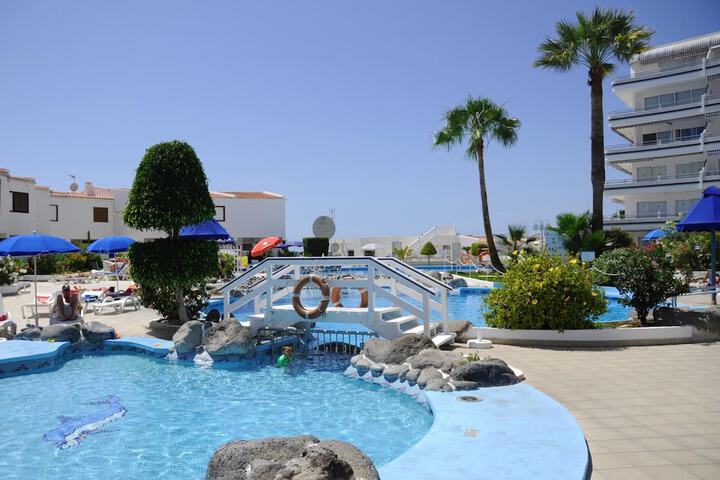 Hotel with Pool