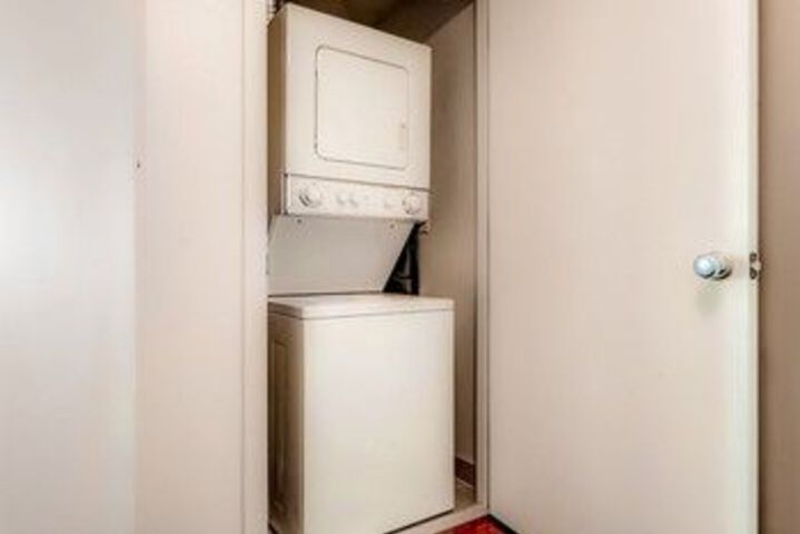 Room 13 of 20