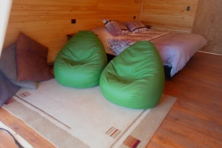 Room 19 of 37