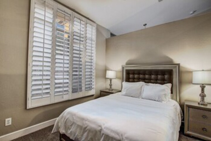 Room 12 of 22