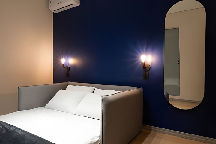 Room 13 of 93