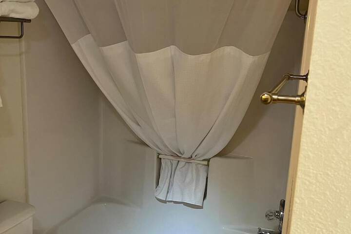 Room 8 of 8