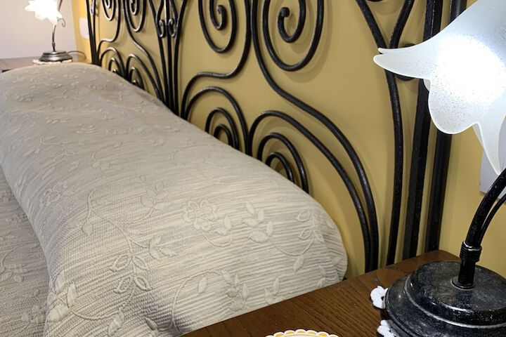 Room 9 of 63