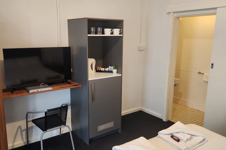 Room 5 of 33