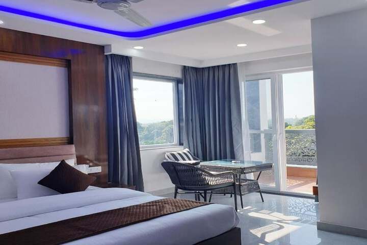 Room 14 of 30