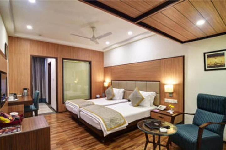 Room 4 of 41