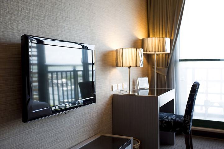 Room 9 of 27