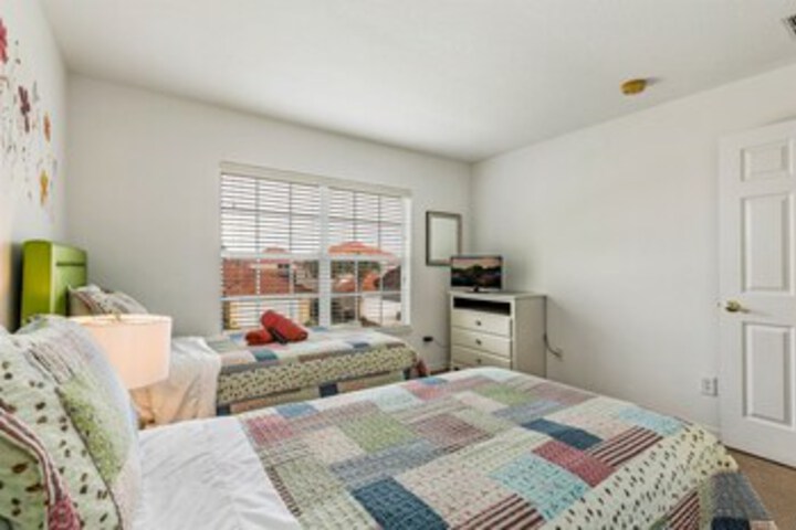 Room 18 of 32