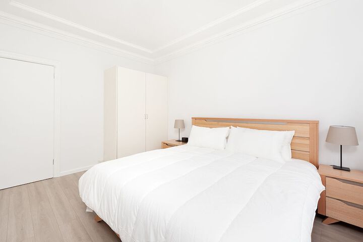 Room 2 of 9