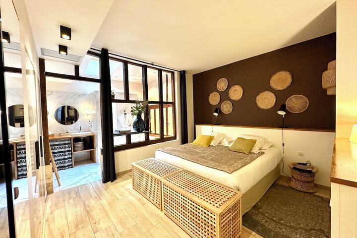Room 28 of 53
