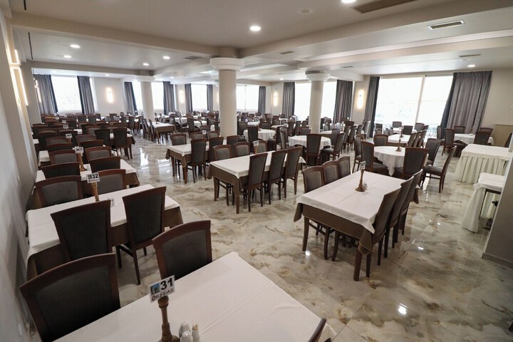 Dining Photos