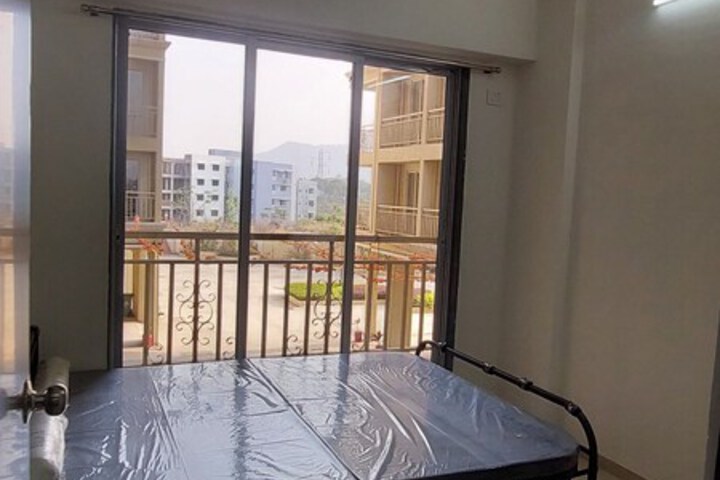 Room 2 of 31