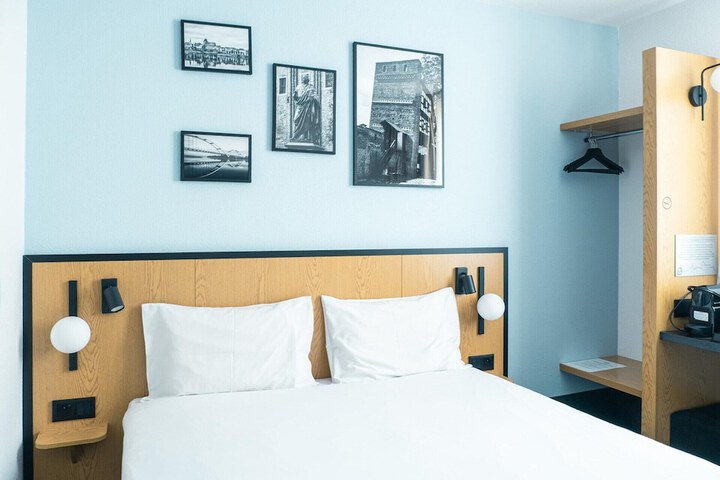 Room 19 of 47