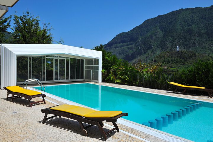 Hotel with Pool