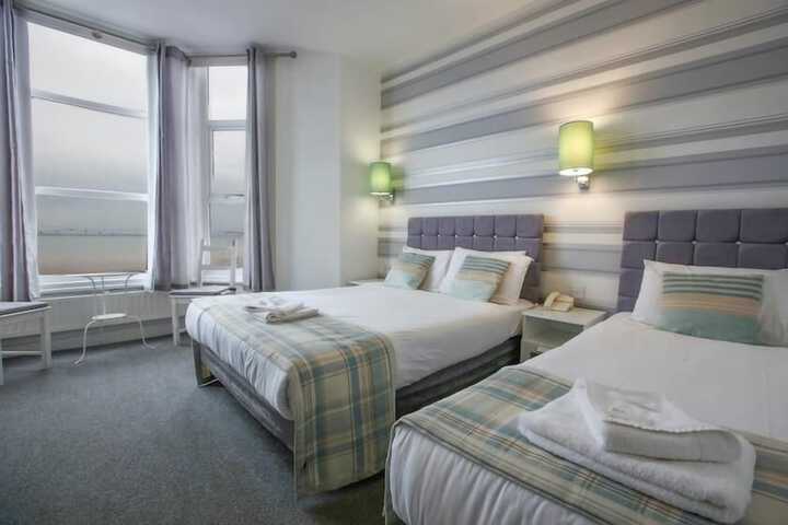 Room 7 of 29
