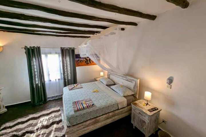 Room 8 of 40