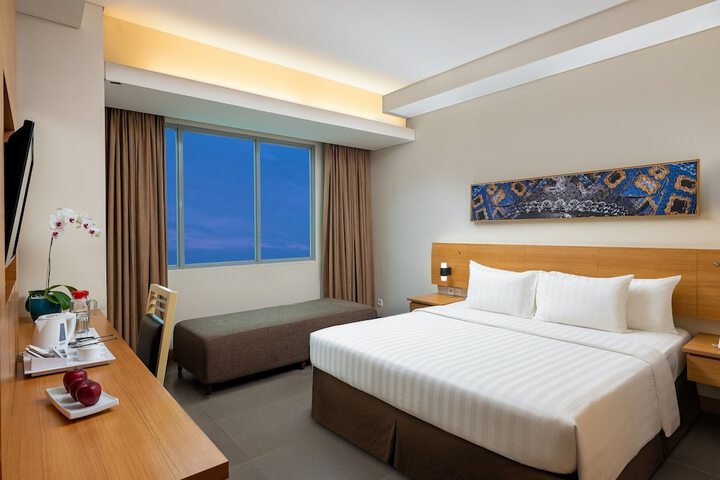 Room 9 of 32