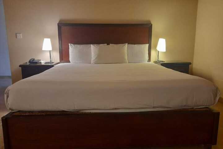 Room 2 of 20
