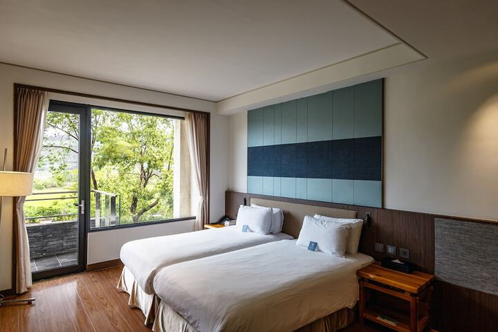 Room 29 of 153
