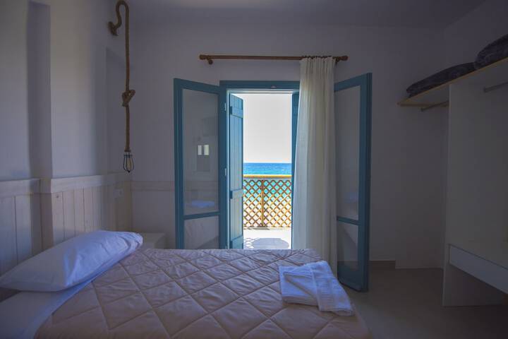Room 8 of 79