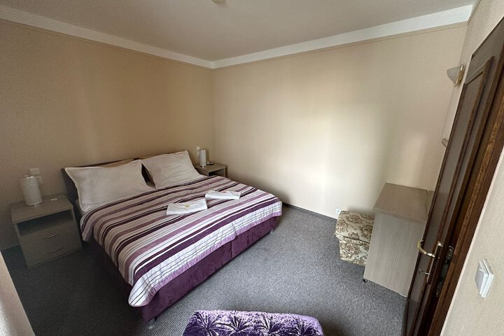Room 11 of 38