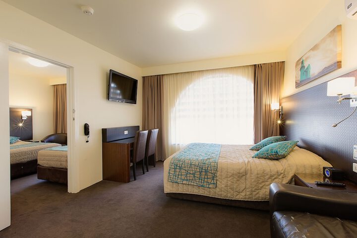 Room 3 of 56