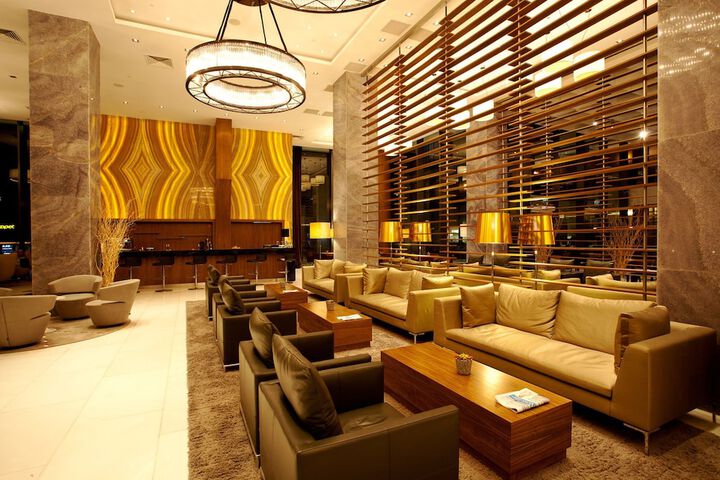 Entrance & Lobby