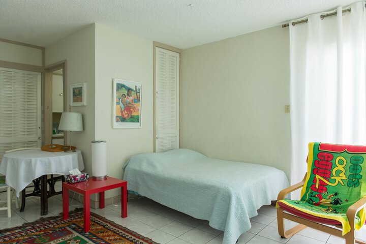 Room 4 of 25