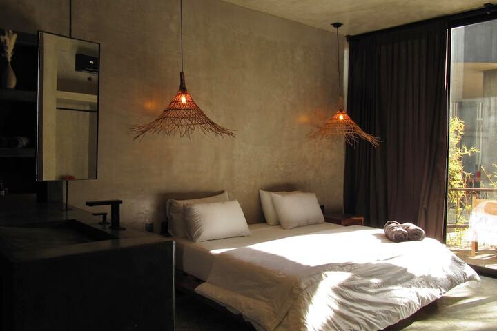 Room 2 of 60