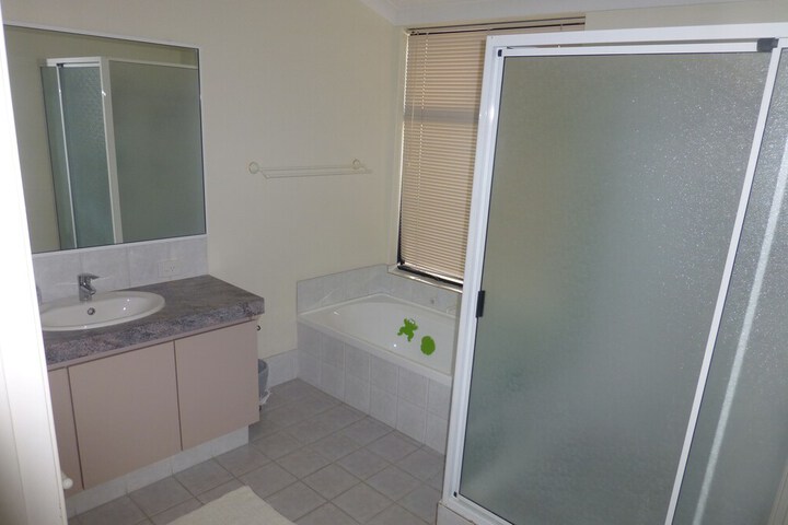 Room 11 of 24