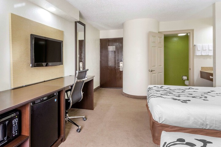 2 Double Beds (7 of 19)