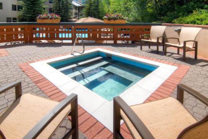 Kiva 327 in Beavercreek, CO