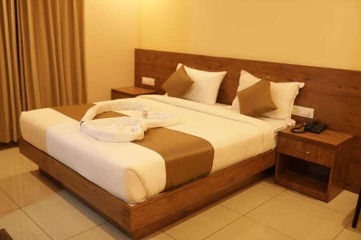 Room 4 of 15