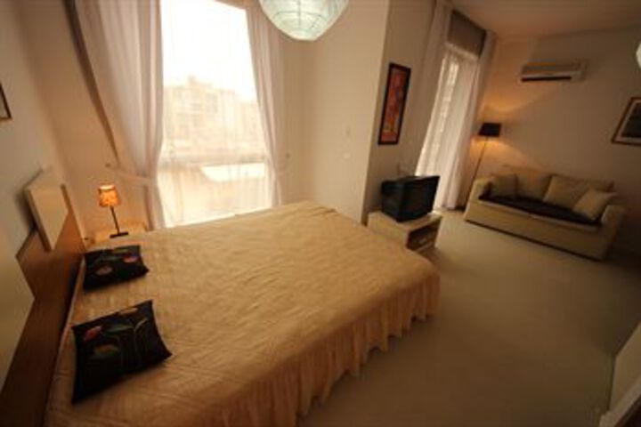 Room 56 of 153