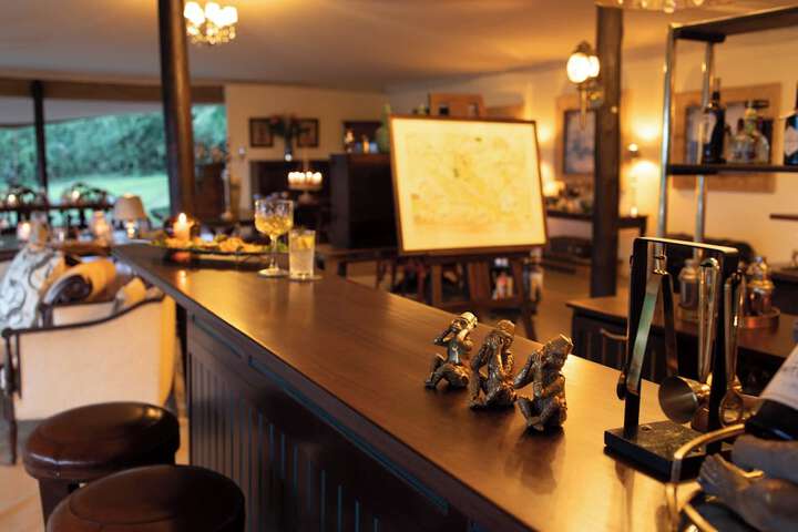 Lounge 74 of 135