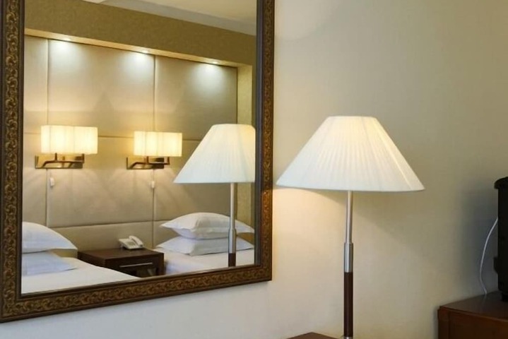 Room 17 of 74