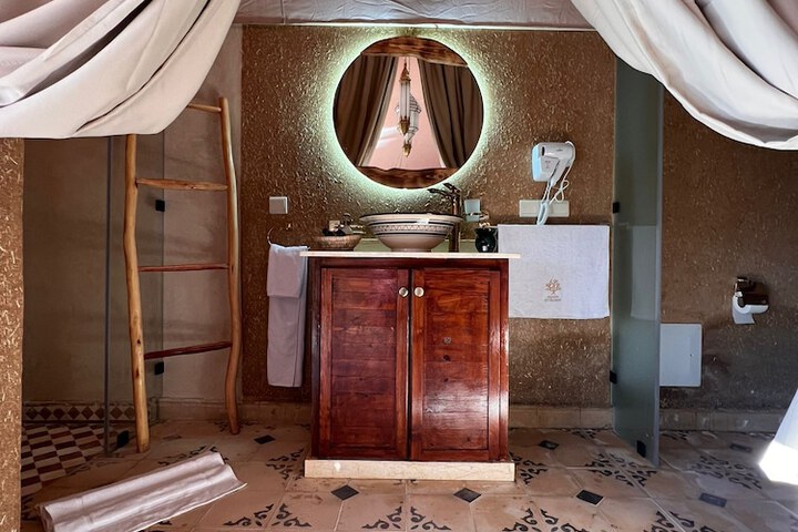Room 44 of 69