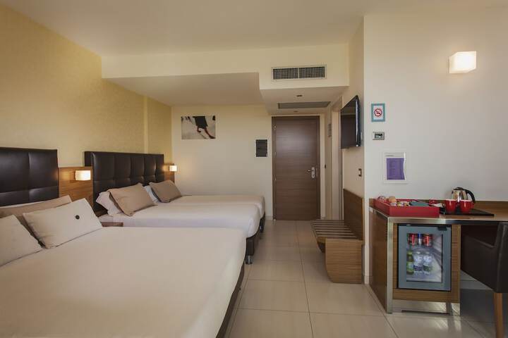 Room 18 of 48