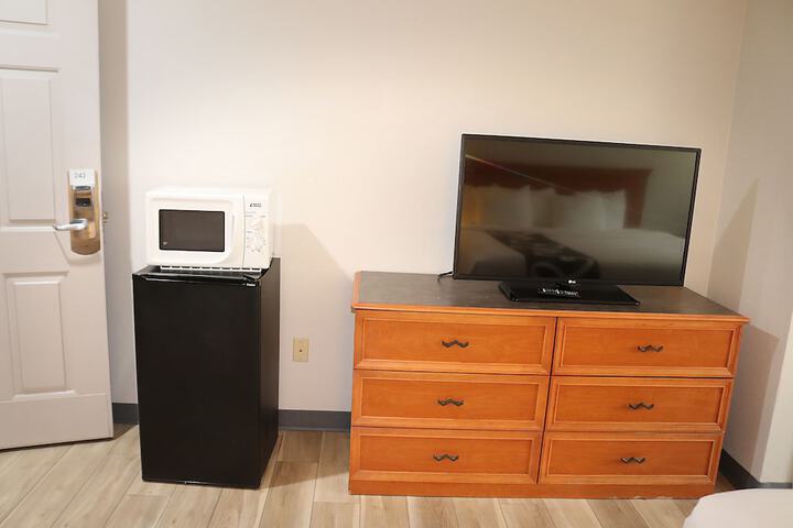 1 King Bed Accessible (1 of 23)