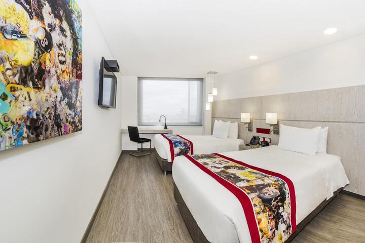Room 16 of 100
