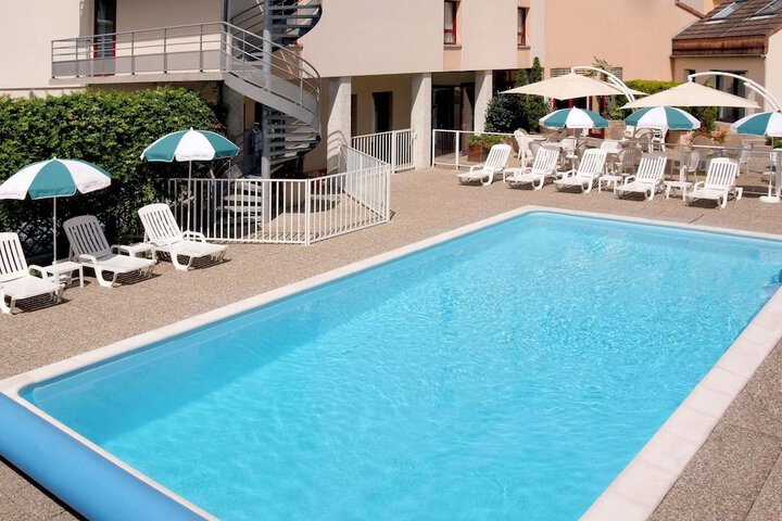 Pool 44 of 65