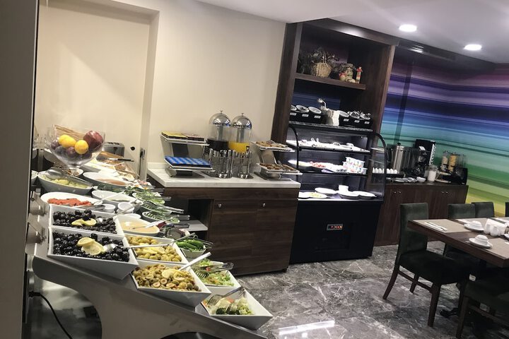 Dining 60 of 68