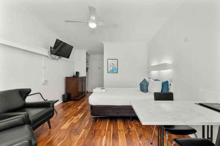 Room 48 of 140