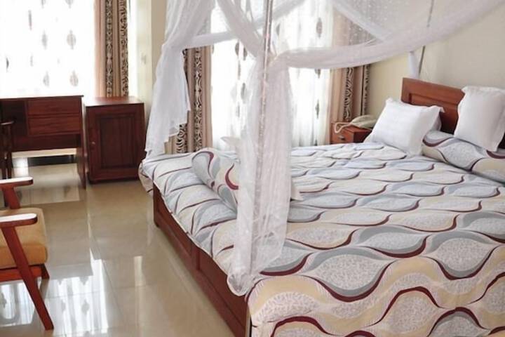 Room 4 of 6